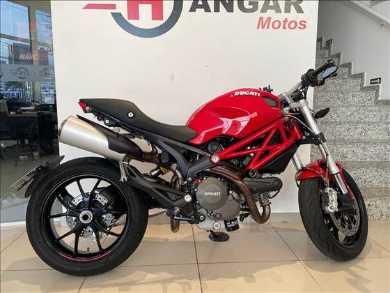 DUCATI MONSTER 796 